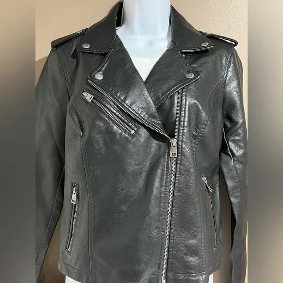 NWT Women's Black faux Leather Jacket - Picture 2 of 11